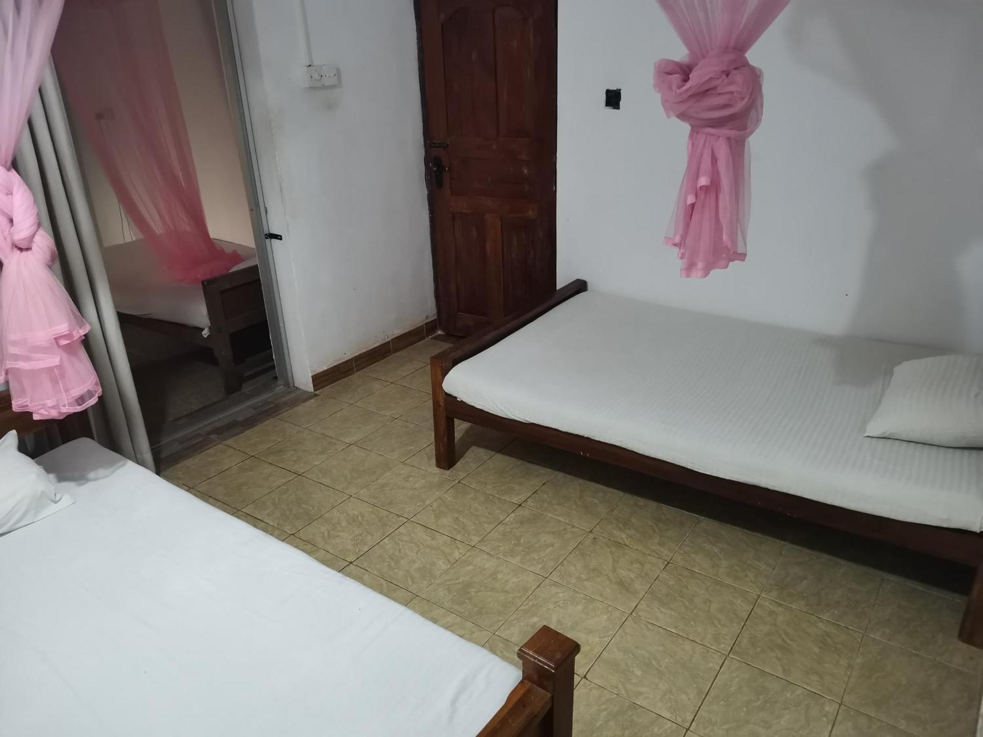 Feel Like Home Anuradhapura Exterior foto